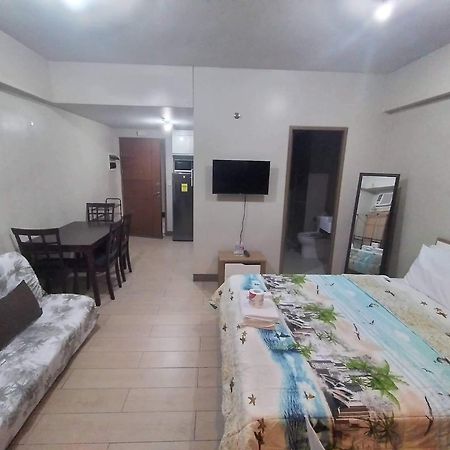 Palmtree Villas Two Condotel Near Airport パサイ エクステリア 写真
